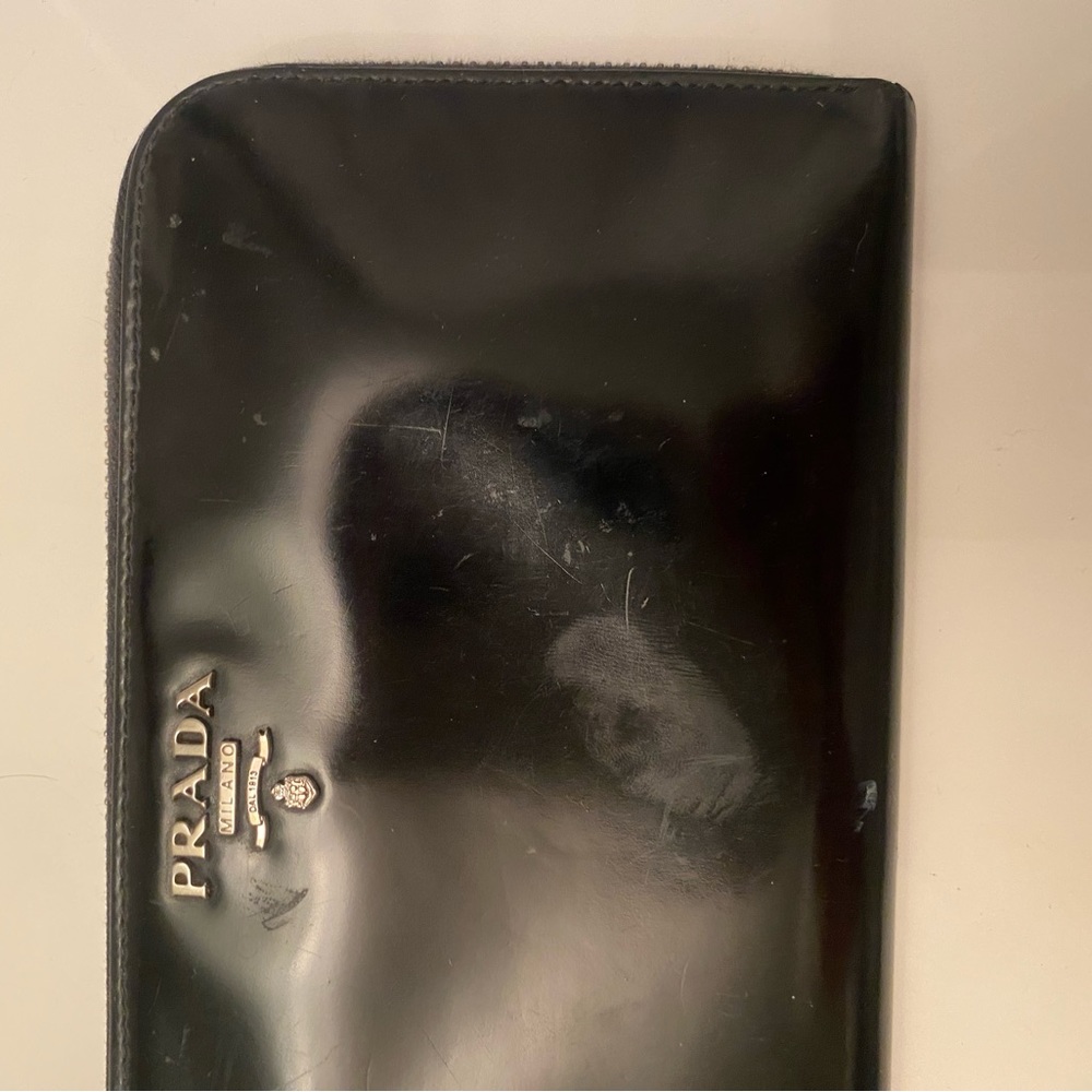 Prada Wallet - Picture 4 of 10